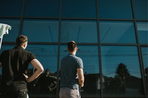 vinduespudsning kolding vinduespudser erhverv kontor teleskopstang facadevask